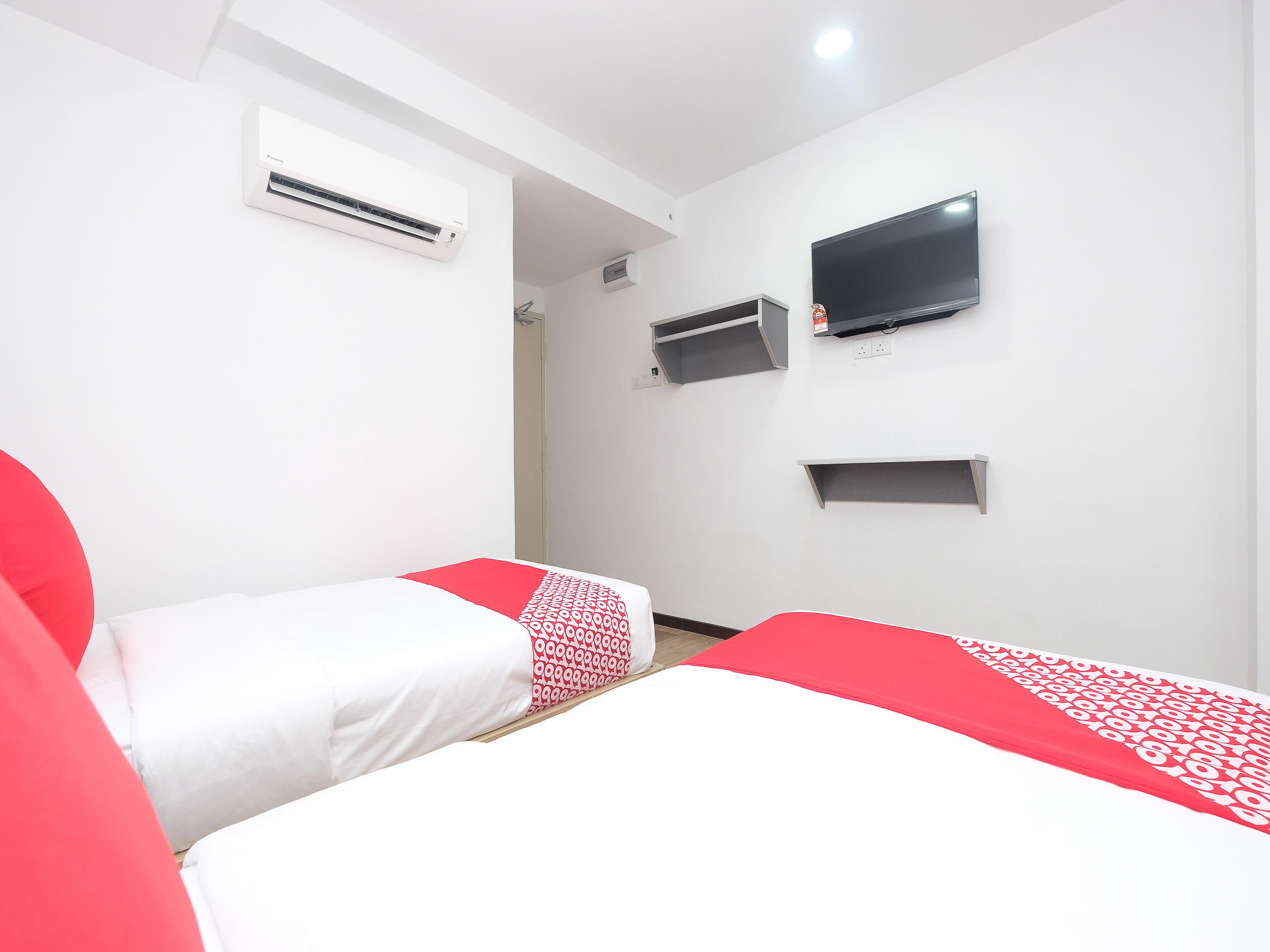 קואנטאן Oyo 44043 First Garden Hotel מראה חיצוני תמונה