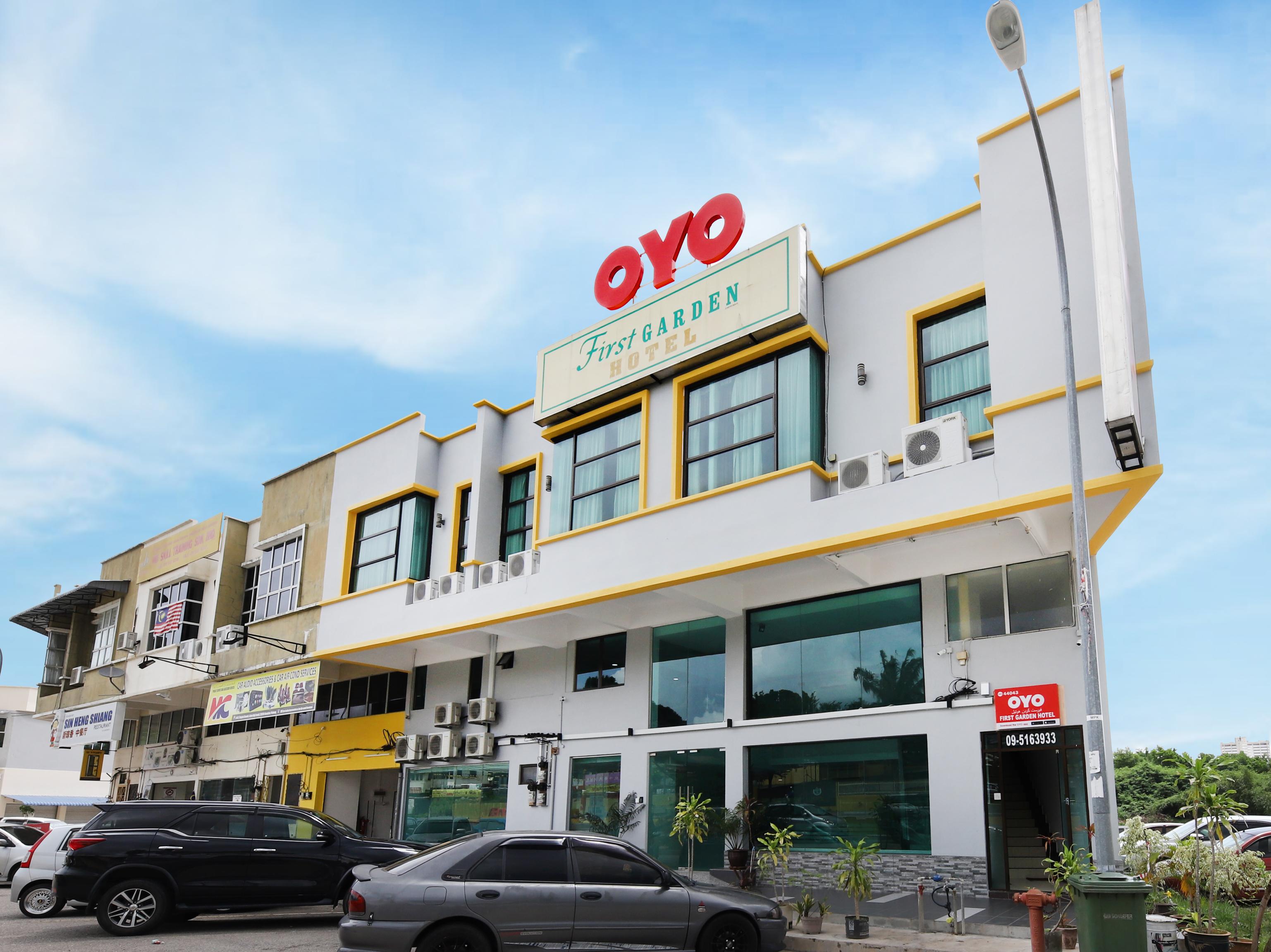 קואנטאן Oyo 44043 First Garden Hotel מראה חיצוני תמונה