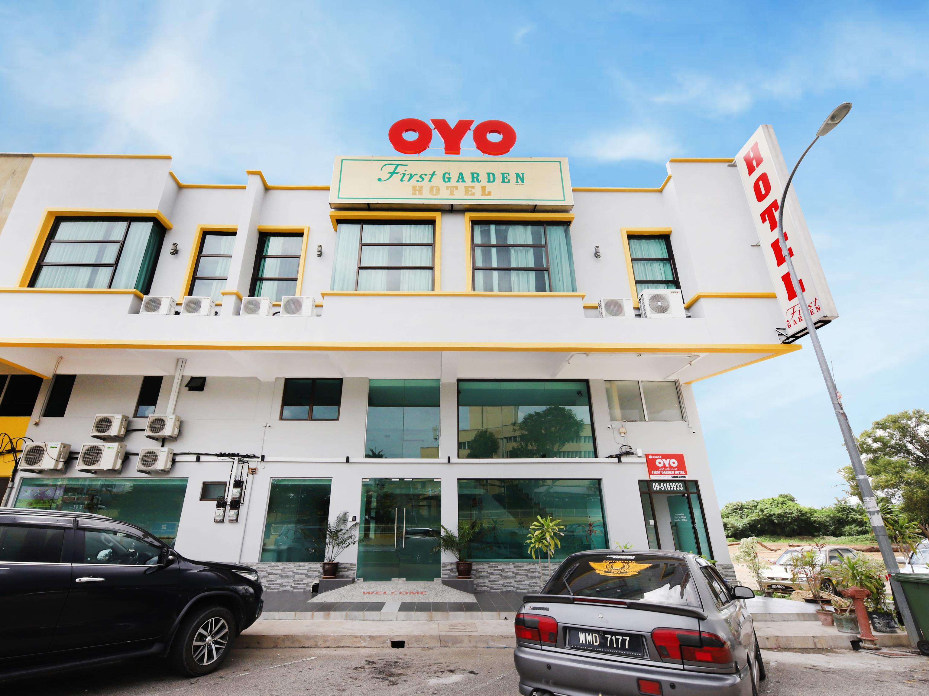 קואנטאן Oyo 44043 First Garden Hotel מראה חיצוני תמונה