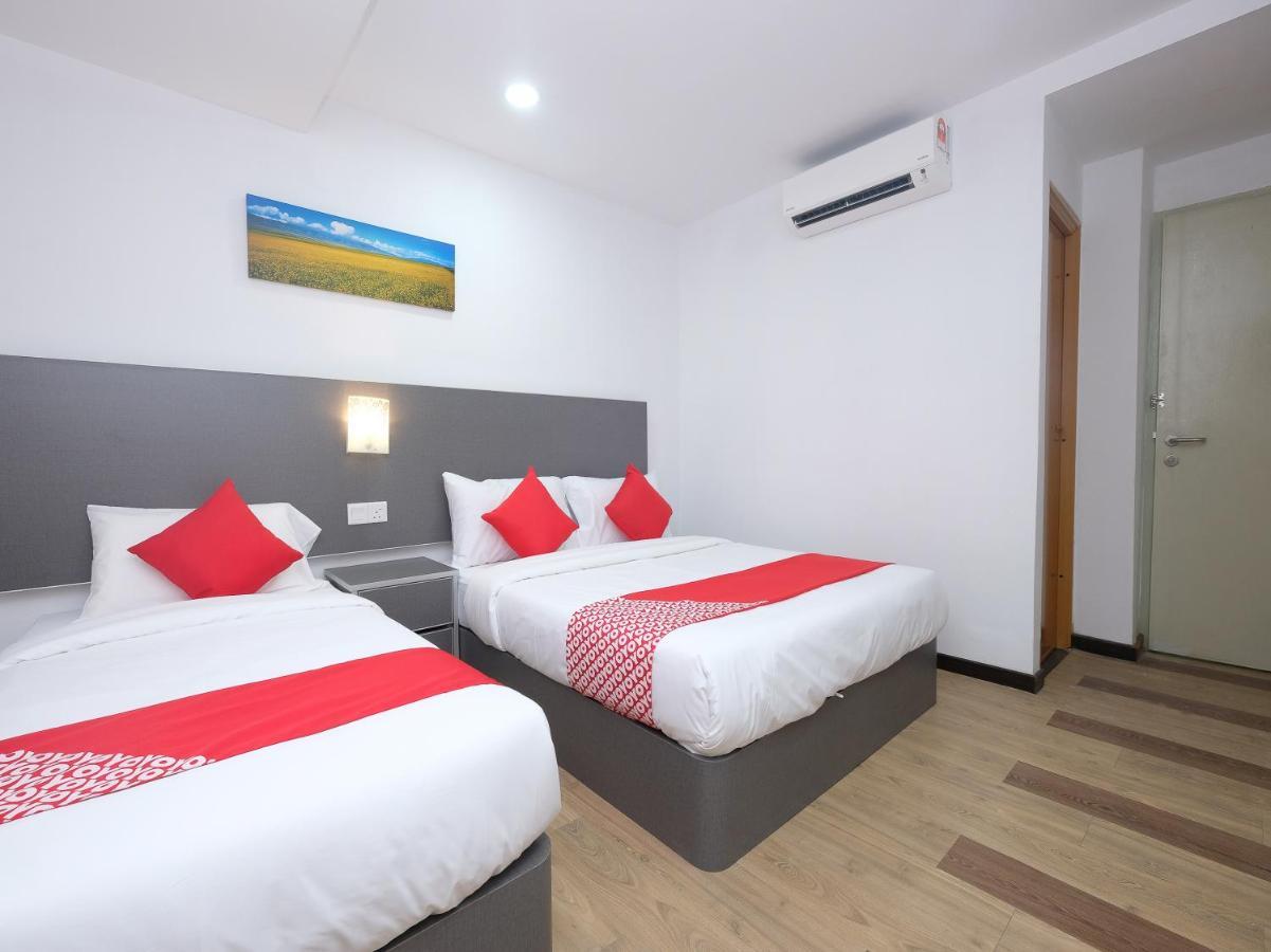 קואנטאן Oyo 44043 First Garden Hotel מראה חיצוני תמונה
