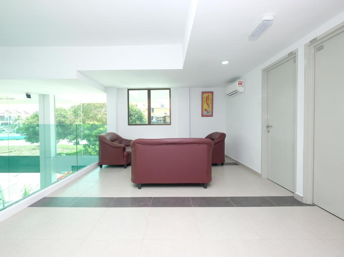 קואנטאן Oyo 44043 First Garden Hotel מראה חיצוני תמונה