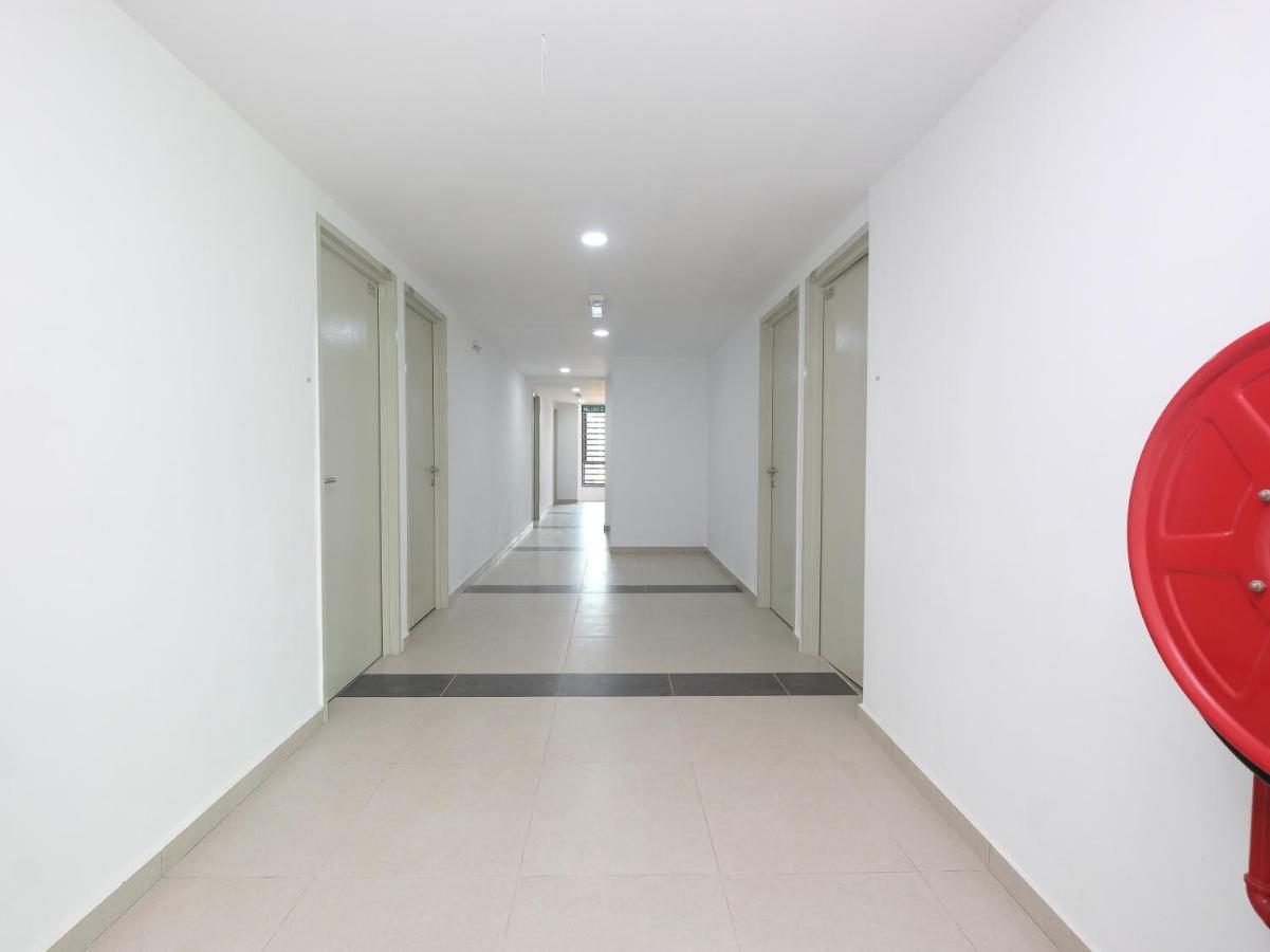 קואנטאן Oyo 44043 First Garden Hotel מראה חיצוני תמונה